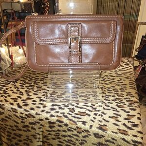 Elegant Brown Leather Wristlet (Unbranded)